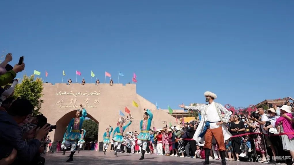 又100輛！宇通高端旅游客車(chē)再次批量交付新疆