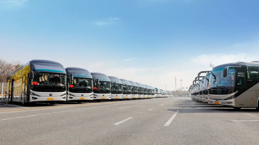 “兩會時刻”開啟！宇通T7等高端車型實力護航各地兩會