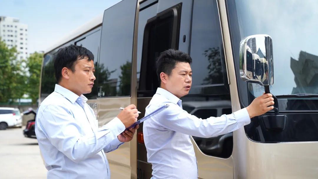 宇通客車連續(xù)八屆圓滿護航博鰲亞洲論壇 圖片