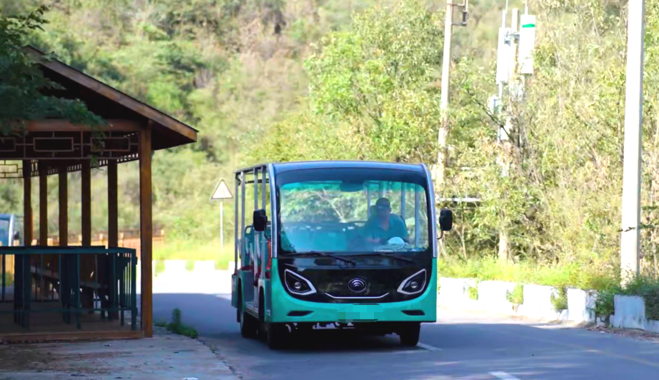 宇通鋰電觀光列車和劍齒虎觀光車亮相北京，以定制化方案賦能景區(qū)升級(jí)